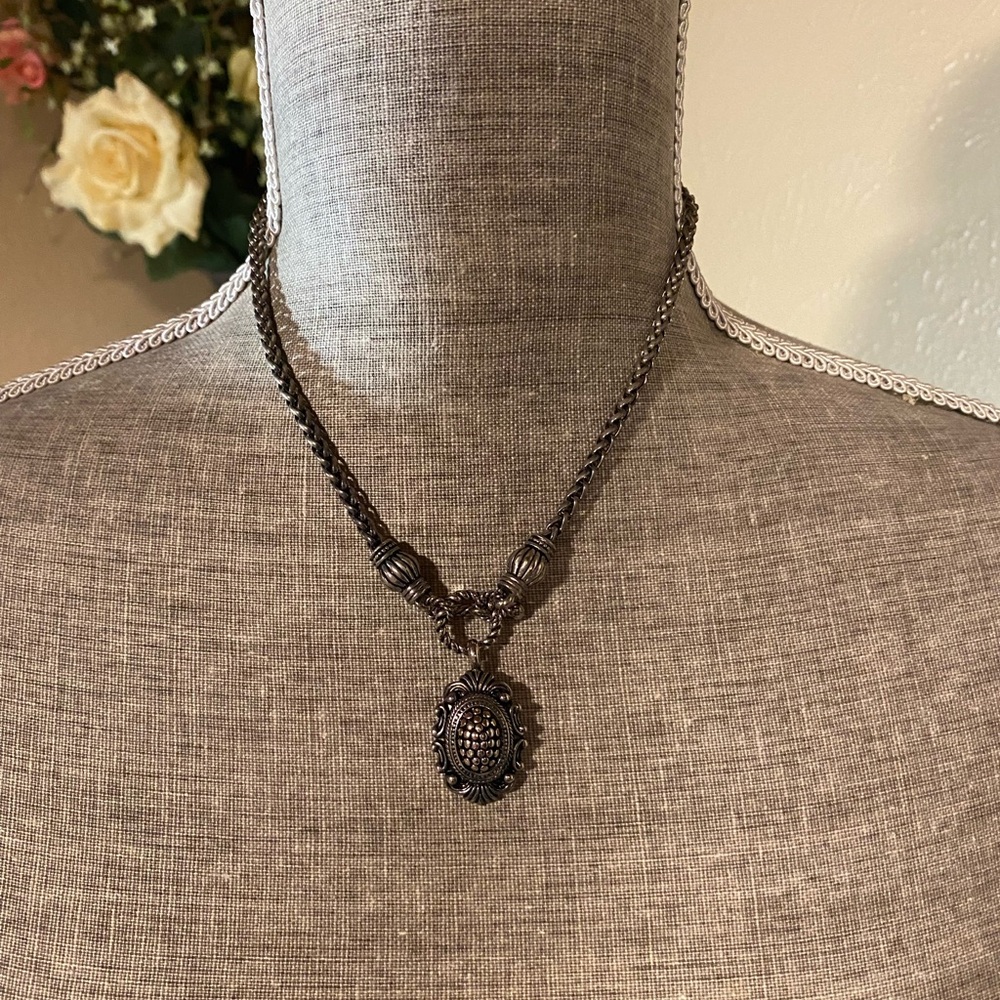 Elegant Black Pendant Necklace